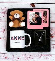 Anneler Gününe Özel  Anne Tasarımlı Beyaz Kupa Ayıcık Anahtarlı Pembe Çerçeve Ve Kar Tanesi Kolye Seti