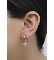 Çiçekli Rose Gümüş Küpe 5089 (Beyaz)