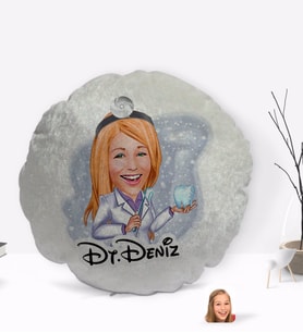 BK Gift Kişiye Özel İsimli Kadın Diş Hekimi Karikatürlü Yuvarlak Dekoratif Kırlent Yastık-1