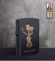 Kişiye Özel Anneler Günü Anne ve Erkek Çocuk Karikatürlü UV Baskılı Siyah Benzinli Cakmak Model-2