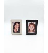 Masa Üstü Mini Ahşap Fotoğraf Çerçevesi 7×9 cm – Vizon / Siyah Fotoğraf Baskısı Dahil