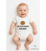 Amcasının Aslanı Yazılı Çıtçıtlı Bebek Zıbını  Erkek Bebek %100 Pamuklu Kısa Kollu Body 0-3Ay- 24Ay (Beyaz)