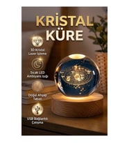 Ahşap Tabanlı Işıklı Kristal Küre – USB Bağlantılı Dekoratif Aydınlatma