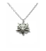 The Witcher Temalı Zincirli Unisex Kolye  Metal  60 cm Zincirli Fantastik Aksesuar (Gümüş)