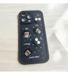 İPHONE 15 PRO MAX kabartma figürlü kaliteli silikon telefon kılıfı (Siyah)