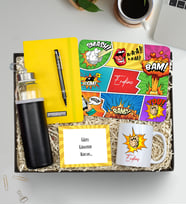 Kişiye Özel Popart Mouse Pad & Gümüş Renk Detaylı Siyah Tükenmez Kalem & Sarı Defter & Tasarım Kupa & Özel Deri Kılıflı 500 ML Siyah Su Matarası Hediye Seti