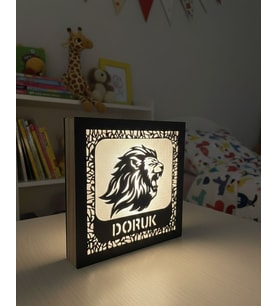 Kişiye Özel Işıklı Aslan Tasarımlı Ahşap Gece Lambası  Beyaz ( Canlı Anılar )