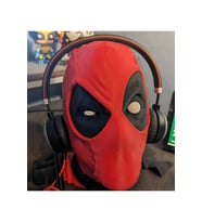 Deadpool Tasarımlı Dekoratif Kulaklık Standı