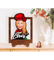 BK Gift Kişiye Özel Kadın Chef Karikatürlü Ahşap Standlı 3D Biblo-10 (Beyaz)