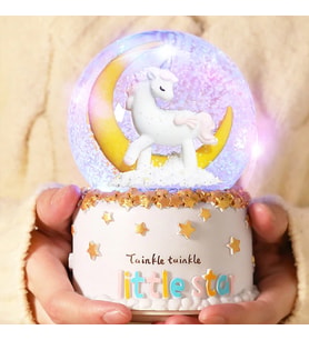 Unicorn Dönen Işıklı Müzikli Püskürtmeli Büyük Boy Kar Küresi
