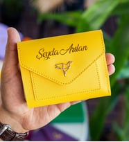 BK Gift Kişiye Özel İsimli Vegan Deri Mini Sarı Kadın Cüzdanı, Sevgiliye Hediye, Anneye Hediye, Arkadaşa Hediye
