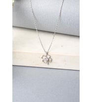 Yonca Kolye Gümüş Zirkon Taşlı 925 Ayar Gümüş Kolye (Silver)
