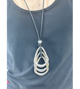 SİYAH DERİ KAYIŞLI 3 LÜ DAMLA TASARIM UNİSEX KOLYE BOY 48 CM