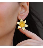 Menekşe Çiçeği Gold Gümüş Küpe