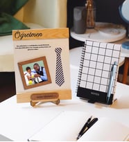 Öğretmenler Günü Ahşap Fotoğraflı Çerçeve Defter ve Kalem Hediye Seti (Beyaz)
