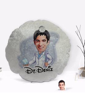 BK Gift Kişiye Özel İsimli Erkek Diş Hekimi Karikatürlü Yuvarlak Dekoratif Kırlent Yastık-3