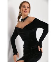Neşeli butik kadın kadife düşük omuz yırtmaçlı abiye elbise NBS9298 (Siyah)