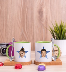 Kişiye Özel Mavi Yıldız Kafa Fotoğraflı İkili Ahşap Altlıklı Yeşil Kupa