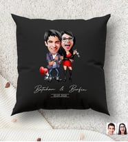 BK Gift Kişiye Özel Sevgililer Karikatürlü Premium Kumaş Siyah Kırlent Yastık, Ev Hediyesi, Ev Dekorasyonu, Kişiselleştirilmiş Yastık, Dekoratif Hediye (Model 1)