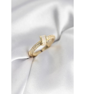 Zirkon Taşlı Sedefli Gold Renk Kadın Yüzük
