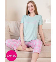 Kadın Su Yeşili Pembe Ekose Desen Bisiklet Yaka Düğmesiz Likralı Bambu Kısa Kol Kapri Pijama Takımı (Yeşil-Pembe)