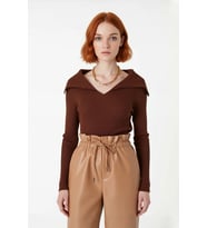 Kadın Şık Devrik Yaka Fitilli Triko Üst Fitted Kesim Uzun Kol Crop Model İlkbahar Sonbahar