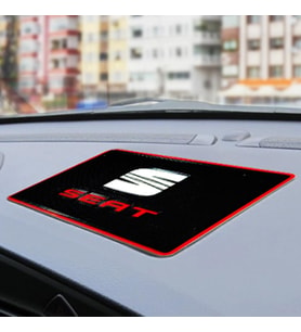 Torpido üstü logolu araca özel marka iç aksesuar - telefon anahtarlık gözlük eşya kaydırmaz