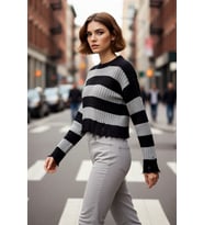Kadın Oversize Bisiklet Yaka Çizgili Crop Akrilik Triko Kazak Akıtma Detaylı Rahat Şıklık Kaliteli