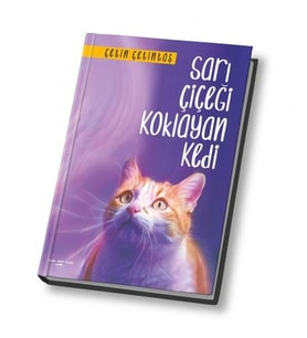 Sarı Çiçeği Koklayan Kedi