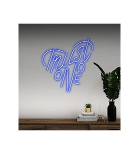 Trust No One Yazılı Neon Tabela