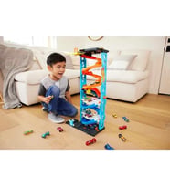 Hot Wheels Heyecanlı Yarış Kulesi HKX43 (Çok Renkli)