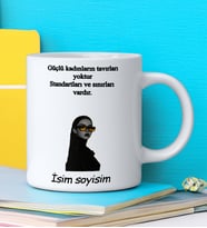 Komik - Esprili Kupa GÜÇLÜ KADINLARIN TRANVALARI YOKTUR Tasarımlı İsim Soyisim Yazılı Kişiye Özel Kupa Bardak