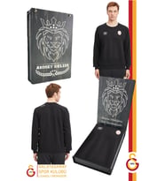 Galatasaray Orijinal Lisanslı Sıfır Yaka Siyah Sweat Kişiye Özel Hediyelik Ahşap Kutu