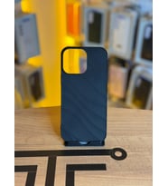 iPhone 14 Pro Max Uyumlu Kaymaz Tırtıklı Dokulu Mat Kılıf (Siyah)