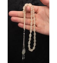 Erkek Hediyelik Kutuda 7x11mm Arpa Kesim Kedigözü Tesbih (Beyaz)