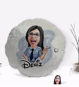 BK Gift Kişiye Özel İsimli Kadın Polis Karikatürlü Yuvarlak Dekoratif Kırlent Yastık-1