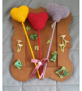 8 Mart Kadınlar Günü Özel Kalpli Amigurumi Duvar Süsü