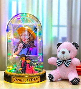 Kişiye Özel Renkli Led Işıklı Biblolu Fanus ve Pembe Peluş Ayıcıklı Anahtarlık (Model 7)