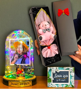 Kişiye Özel Renkli Led Işıklı Fanus ve Kutusunda Pembe Ayıcık Buketi (Model 6)