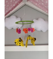 BEBEK BEŞİK SÜSÜ DÖNENCE –ORGANİK DEKORASYON MONTESSORİ-MDL-2006 (Sarı)