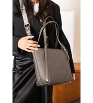 Bej Orijinal 3 Bolmeli Genis Askili Kadin Omuz Cantasi Buyuk Boy 43*30 cm 6037