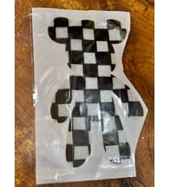 ÜTÜ İLE YAPIŞAN TAŞLI DAMALI AYI TGRANSFER BASKI ARMA 26X16 CM
