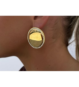 Gold Renk Sıra Taşlı Yuvarlak Çivi Modeli Çelik Küpe