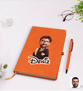 BK Gift Kişiye Özel Erkek Hakim Karikatürlü Turuncu Termo Deri Defter Kalem Seti Model 1