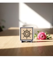 Denizci Motifli Modern Dekoratif Parça, Çalışma Masanız İçin Zarif ve Şık Aksesuar 10x10 cm