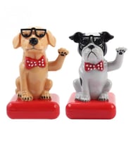 Güneş Enerjili Sallanan Köpek Figürü