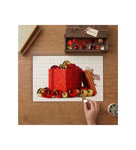 Kırmızı Kutunun İçindeki Süsler Tasarımı 240 parça Ahşap Puzzle Ahşap Kutuda MP00525