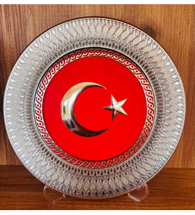 Gurur Dolu Dokunuş 21 cm Türk Bayrağı Motifli Dekoratif Polyester Tabak