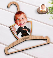 BK Gift Kişiye Özel Çocuk Karateci Karikatürlü Standart Boy Ahşap Elbise Askısı-1