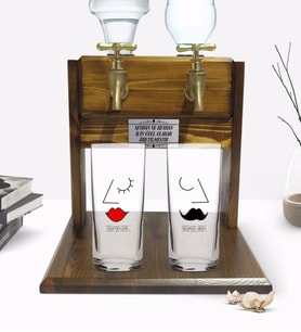 BK Gift Kişiye Özel Renkli Baskılı Picasso Figür Tasarımlı İkili Rakı Bardağı ve Çift Musluklu Doğal Ahşap Rakı Standı-1 (Model 1)